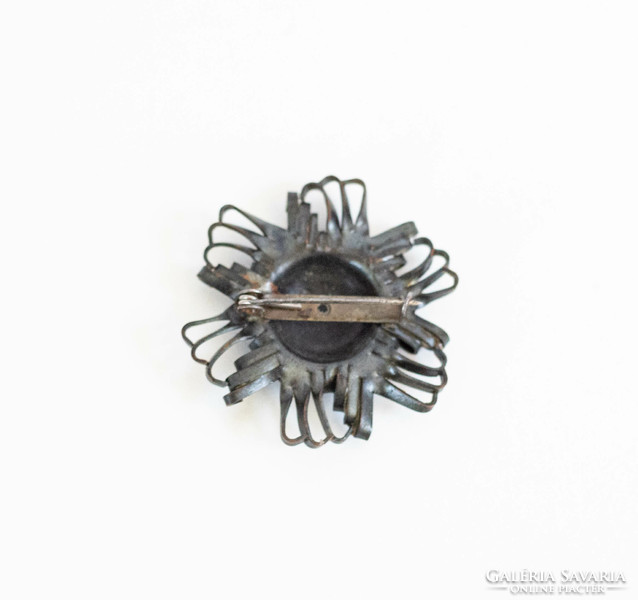 Retro copper brooch - flower-shaped craftsman jewelry - lapel pin, badge