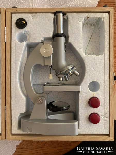 Revue Mikroszkóp 30-450x