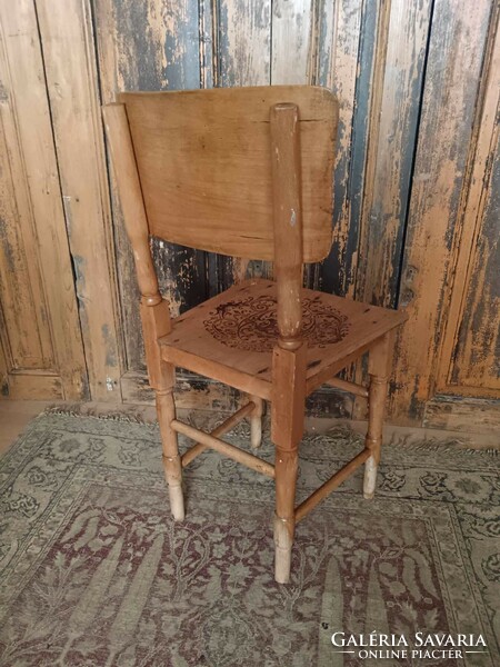 Special wooden chair, burnished pattern good shape, early 20th century decorative chair, with copper studs
