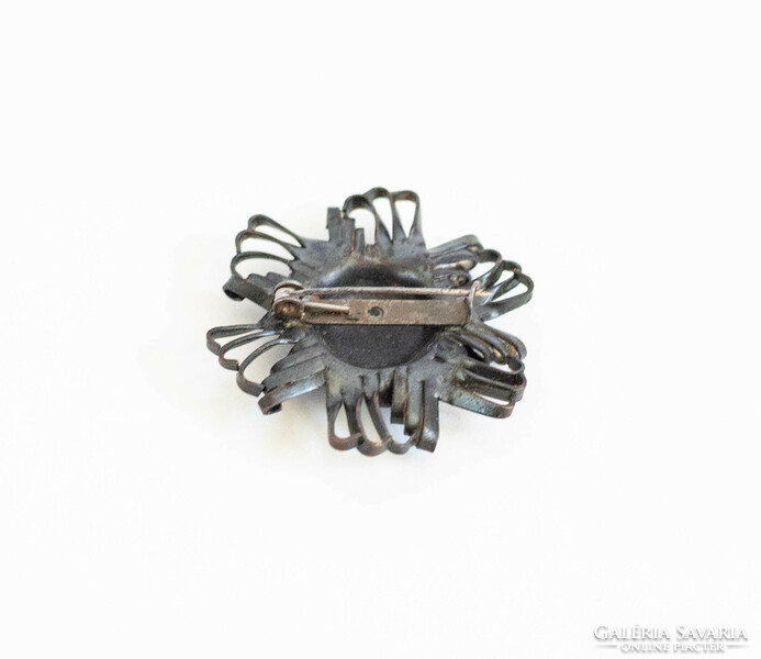 Retro copper brooch - flower-shaped craftsman jewelry - lapel pin, badge