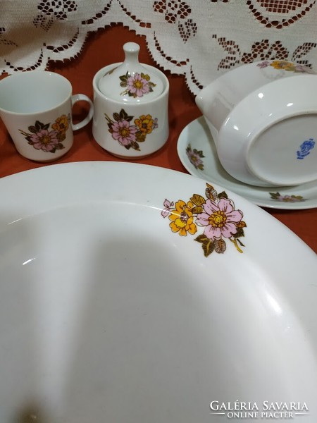 Dahlia-patterned lowland porcelain, deep-flat plate, cookies, sauce