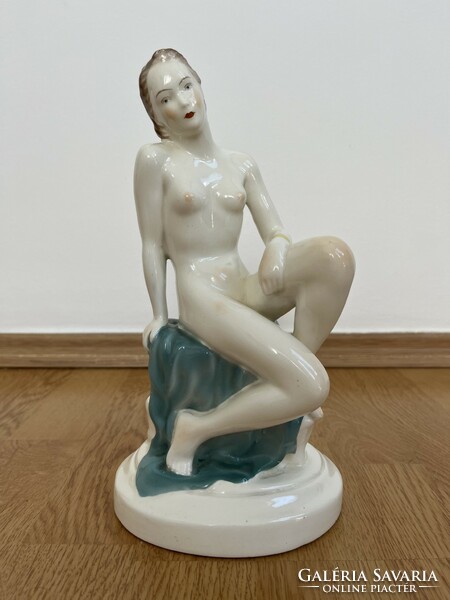 Donner Gertrúd, Gránit Kispest porcelán, akt figura (27 cm)