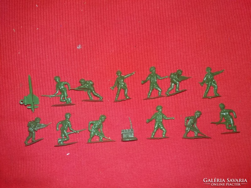 Old esci 1:72 - 1:76 scale model, toy, field table soldiers, ww ii. Japanese travelers together