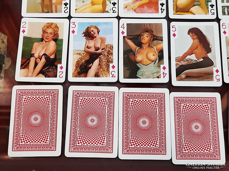 Retro tits card, erotic French card deck in box, 70s.