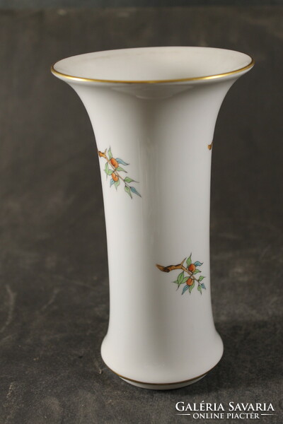 Herend rosehip vase 518