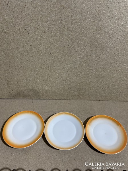 Zsolnay porcelán reggeliző tányér, 3 db, 15 cm-es nagyságú.3501
