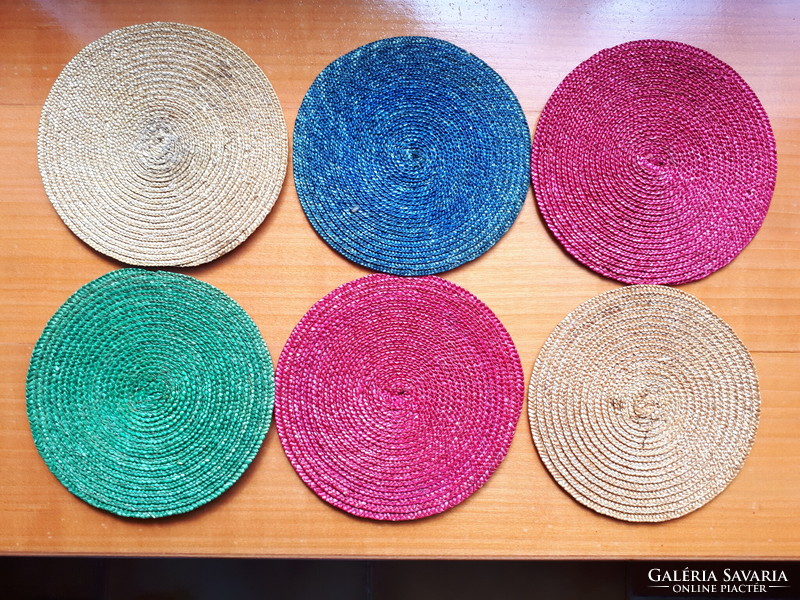 6 raffia coasters