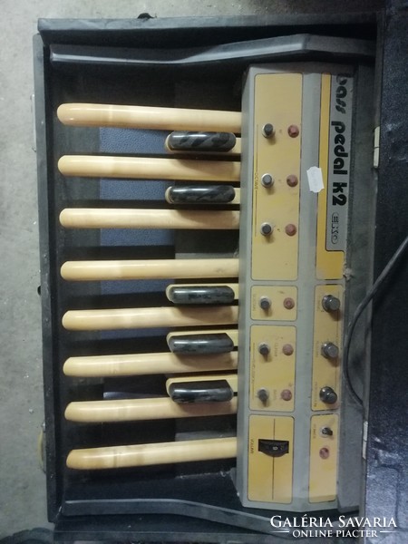 Eko bass retro pedal sound technology
