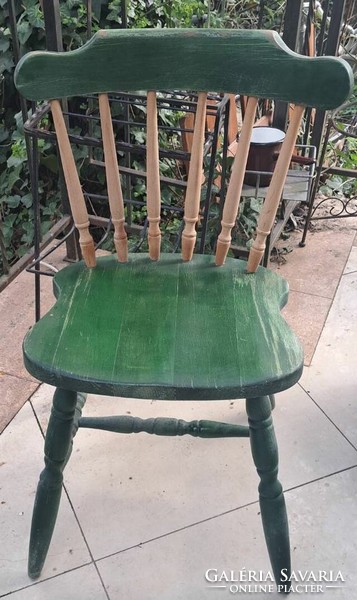 Zöld színű étkező szék
