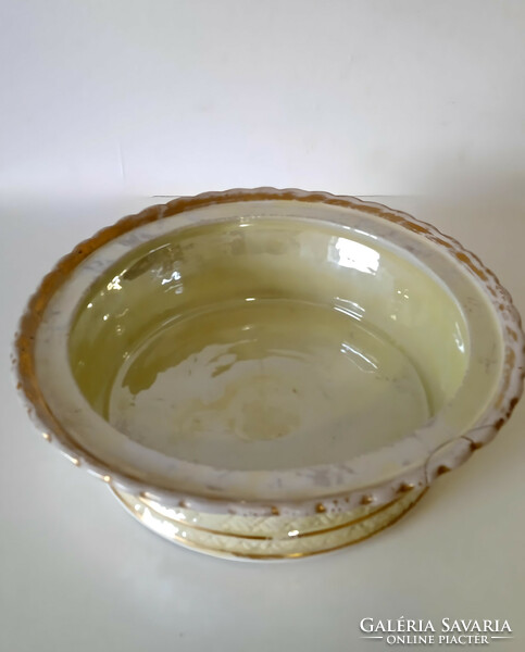 Antique/1840-1850/, large Dallwitz porcelain basket, bowl, with poultry family. To be restored