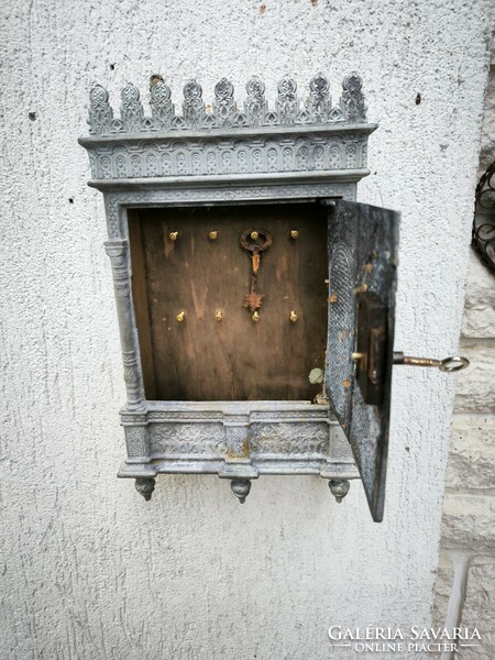 Antique key cabinet lockable with a key, decorative cast iron front. Video!