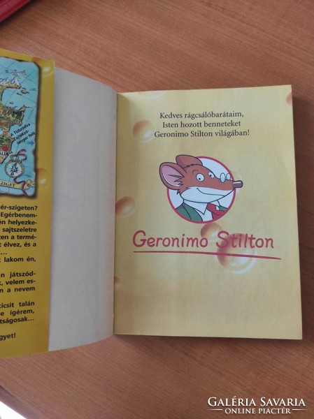 Geronimo Stilton - off with the paws, you cheesy face