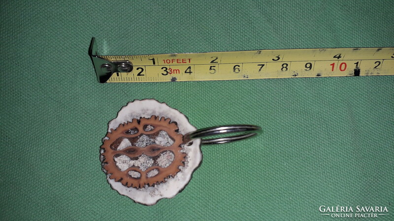 Keychain for collectors made of retro hunter antler slices, as shown in the pictures