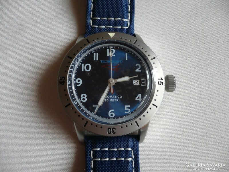 Tecnotempo fighter pilot is a never used, limited edition (069/100) automatic wristwatch