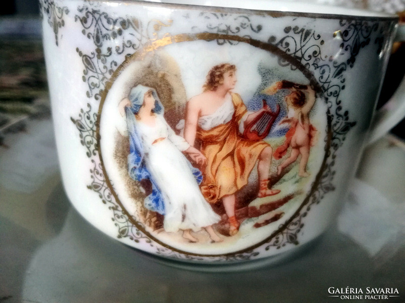 Drasche gold brocade teacup with a mythological scene - art&decoration