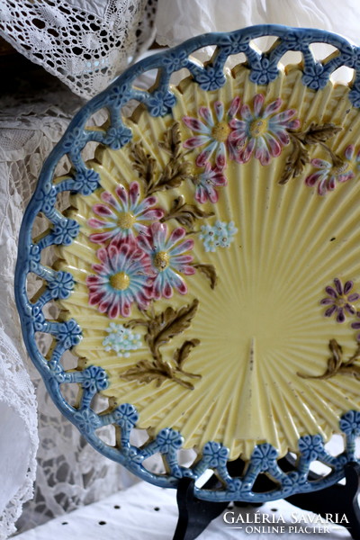 Körmöcbánya wall plate, wall bowl, with flower pattern decor, rare model
