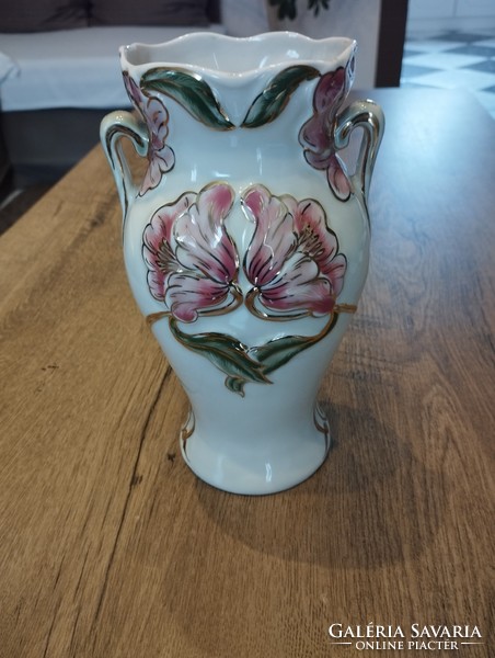 Zsolnay art nouveau vase with floral pattern