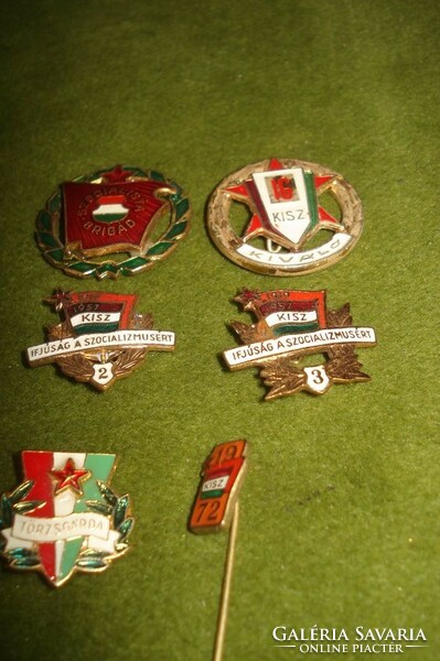6 badges