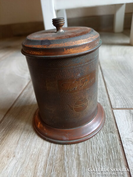Gorgeous antique copper tea box (12x9.8 cm)