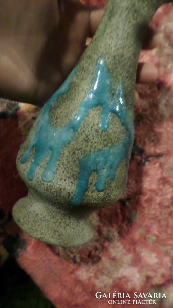 Kb 20 x 9 cm-es , retro , Bod Éva kerámia váza , csurgatott türkiz mázzal , samottos felülettel .