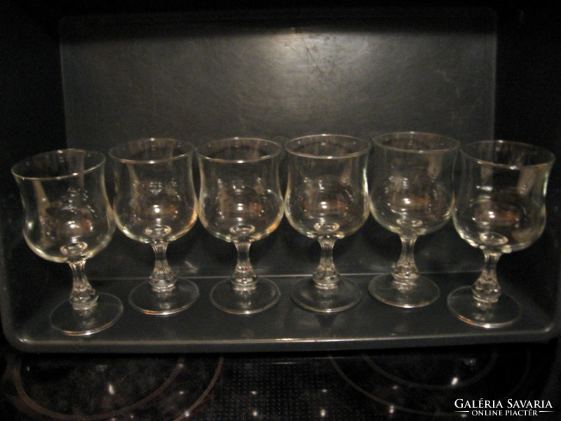 Set of 6 tulip-shaped stemmed wine glasses