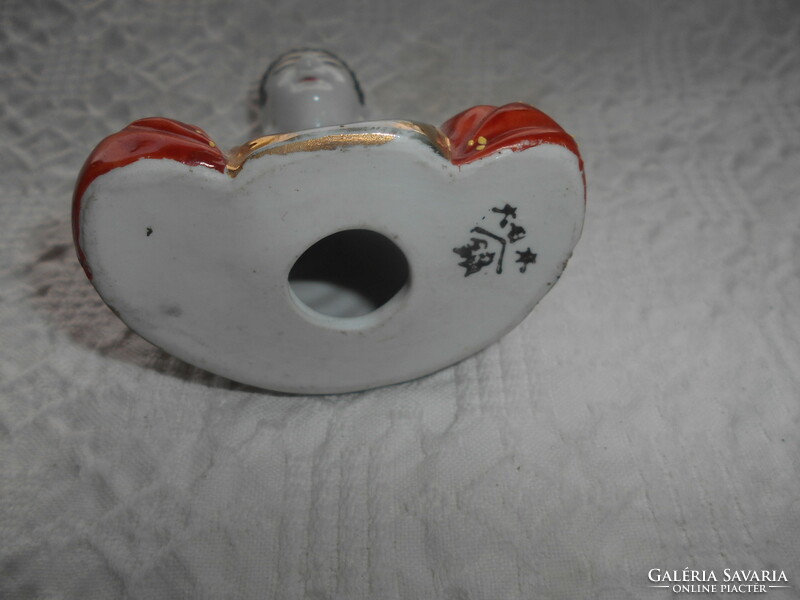 Régi jelzett japán Satsuma porcelán figura