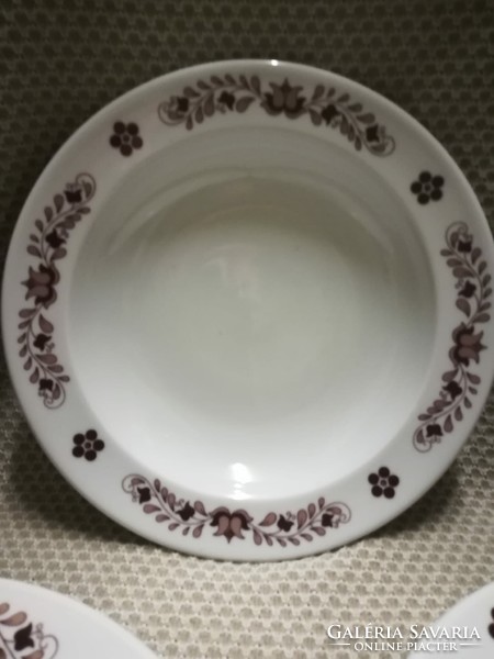 Alföldi porcelán mély tányér, barna magyaros mintával