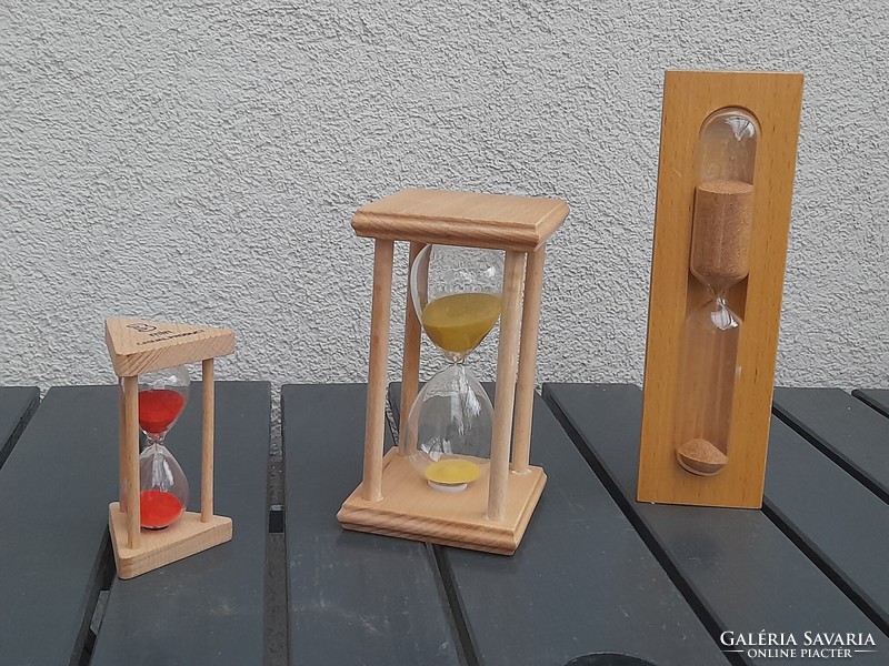 Hourglasses in one