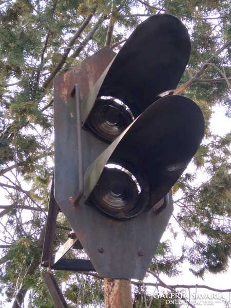 Old railway reversing signal light 3.7 meters.
