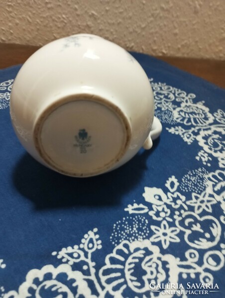 Porcelain cup from Höllóháza