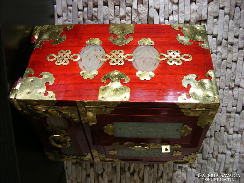 Kínai, Ázsiai magasfényű piros, réz  ékszeres doboz