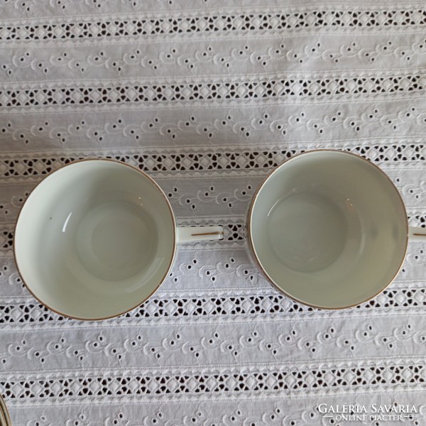 Victoria tea set (gift with teapot)