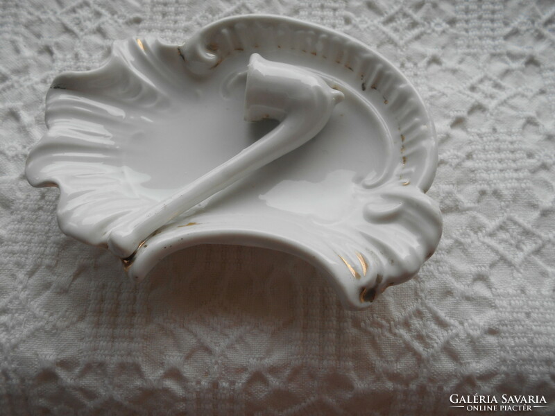 Antik  porcelán tálka pipával