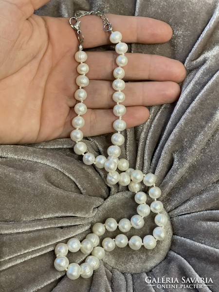 A gorgeous cultured pearl neck blue iridescent