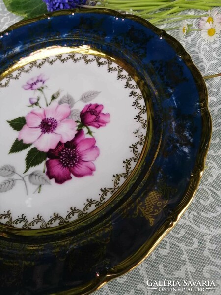 Hand painted classic royal calrsbad serving bowl