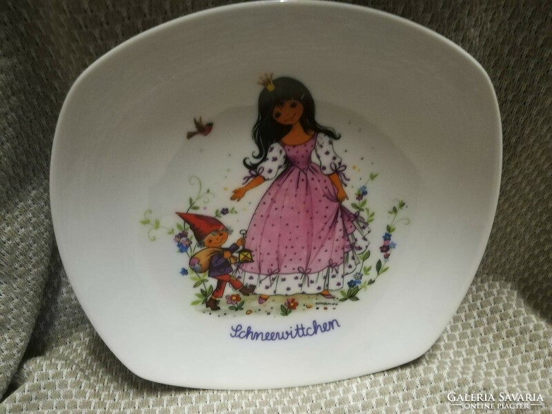Porcelain plate / Bavarian / with girlish decor