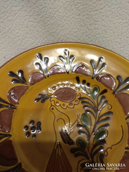 Right-facing bird ceramic wall plate 21 cm