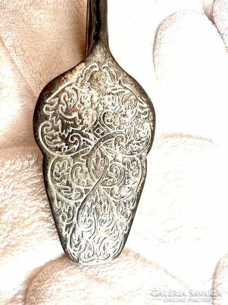 Antique silver-plated alpaca cake shovel is an excellent piece for a vintage interior
