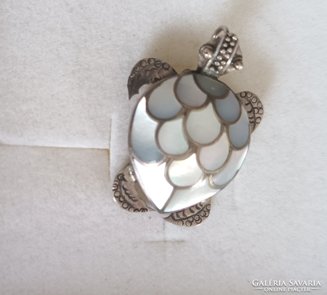 Silver pendant-brooch with mother-of-pearl inlay