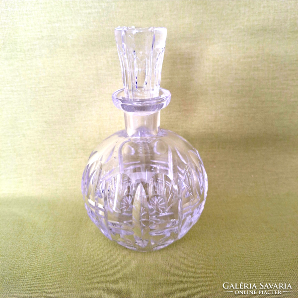 Lead crystal liqueur glass with stopper