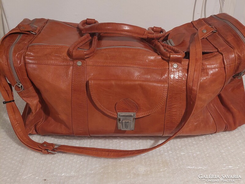 Travel bag made of camel leather.