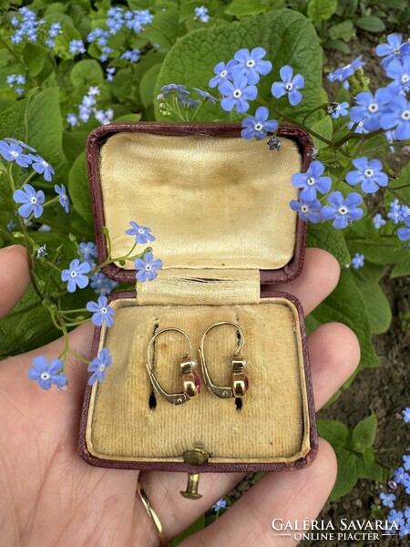 Old gold earrings 14 k