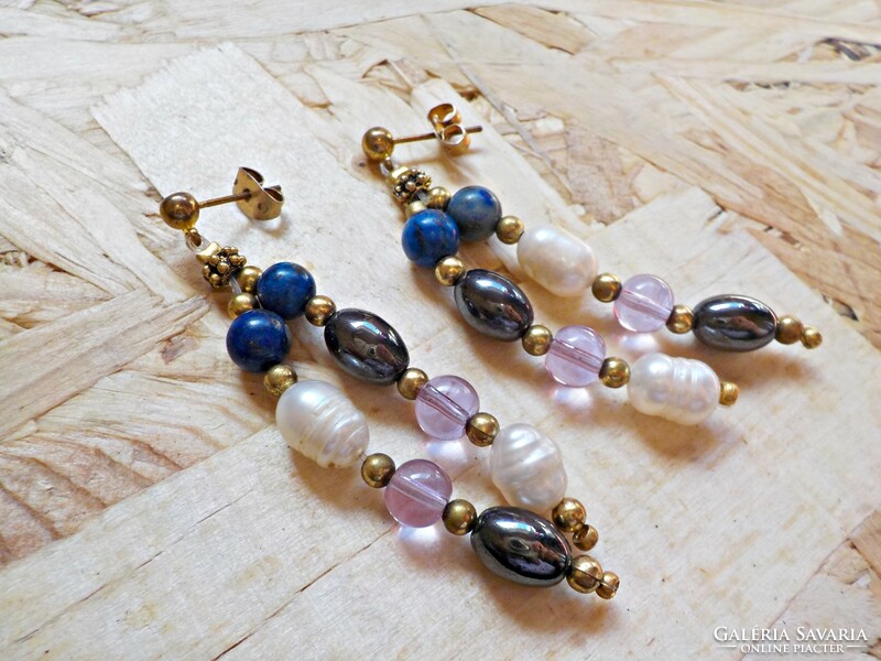 Gold-plated earrings with real pearls and minerals