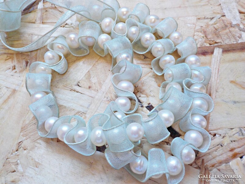 Chain necklace decorated with special real pearls