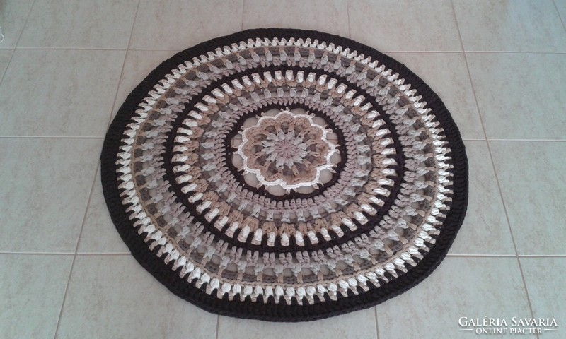 Mandala rug crocheted from T-shirt yarn