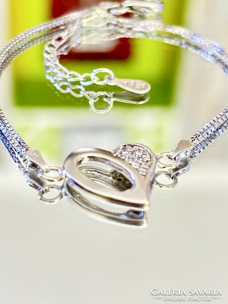 Dazzling, graceful silver bracelet, embellished with zirconia stones
