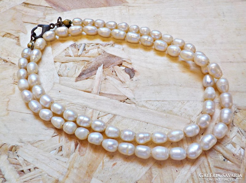 Real pearl necklace, string of pearls