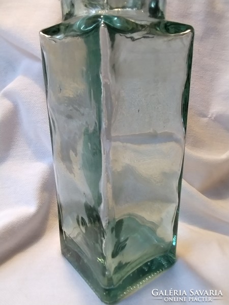 Halvány kékeszöld vastag üvegváza, díszüveg