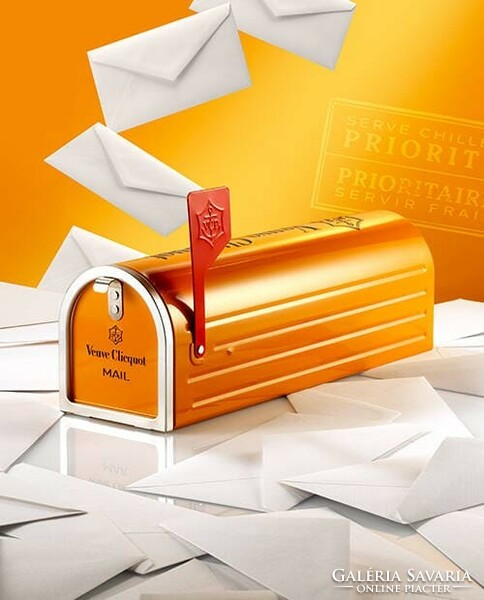 Veuve Clicquot Champagne Mail Box - Postaláda díszcsomagolás 2014-ből - Gyűjtői Ritkaság