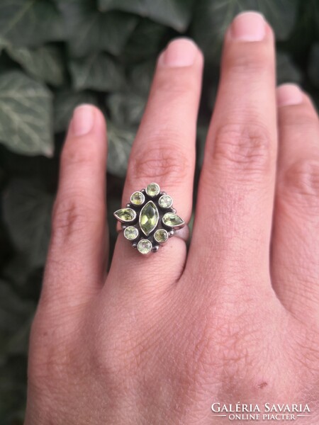 Szépséges, valódi olivin köves ezüst gyűrű